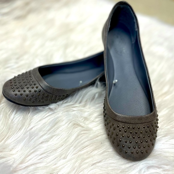 American Eagle Flats Grey Sz 6 - Picture 1 of 7